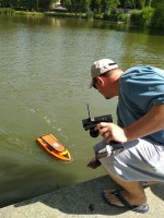 Oranžová slalomka 25_baterka-v-modelu-uz-byla-vybita.jpg