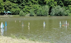 Plachetnice Footy footy-.jpg