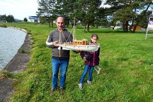 Nový adept s modelem a dcerkou 0702---krasny-naxos-s-majitelem-.jpg